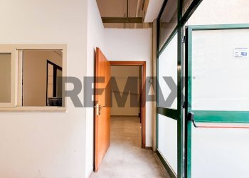 Hall / corridoio - Locale Commerciale Via Andrea Cirrincione
65, Palermo - foto 8