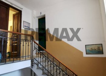Scale - Casa indipendente Piazza Guglielmo Marconi
 
14, Catania - foto 8