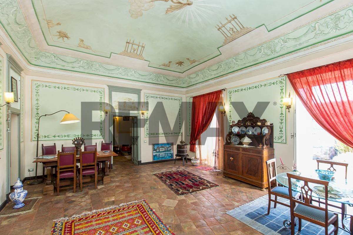 Sala da pranzo - Villa Via Calvario
 
43, Mascalucia - foto 1