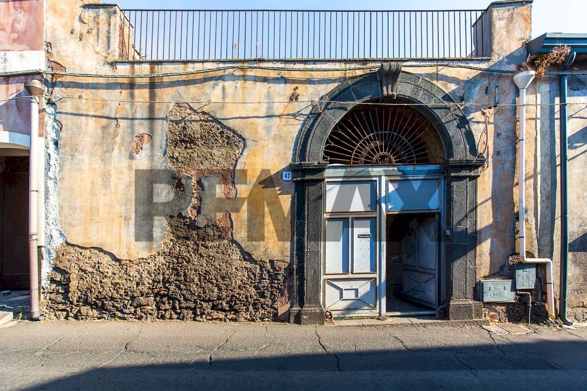 Edificio all\'aperto - Villa Via Calvario
 
43, Mascalucia - foto 3