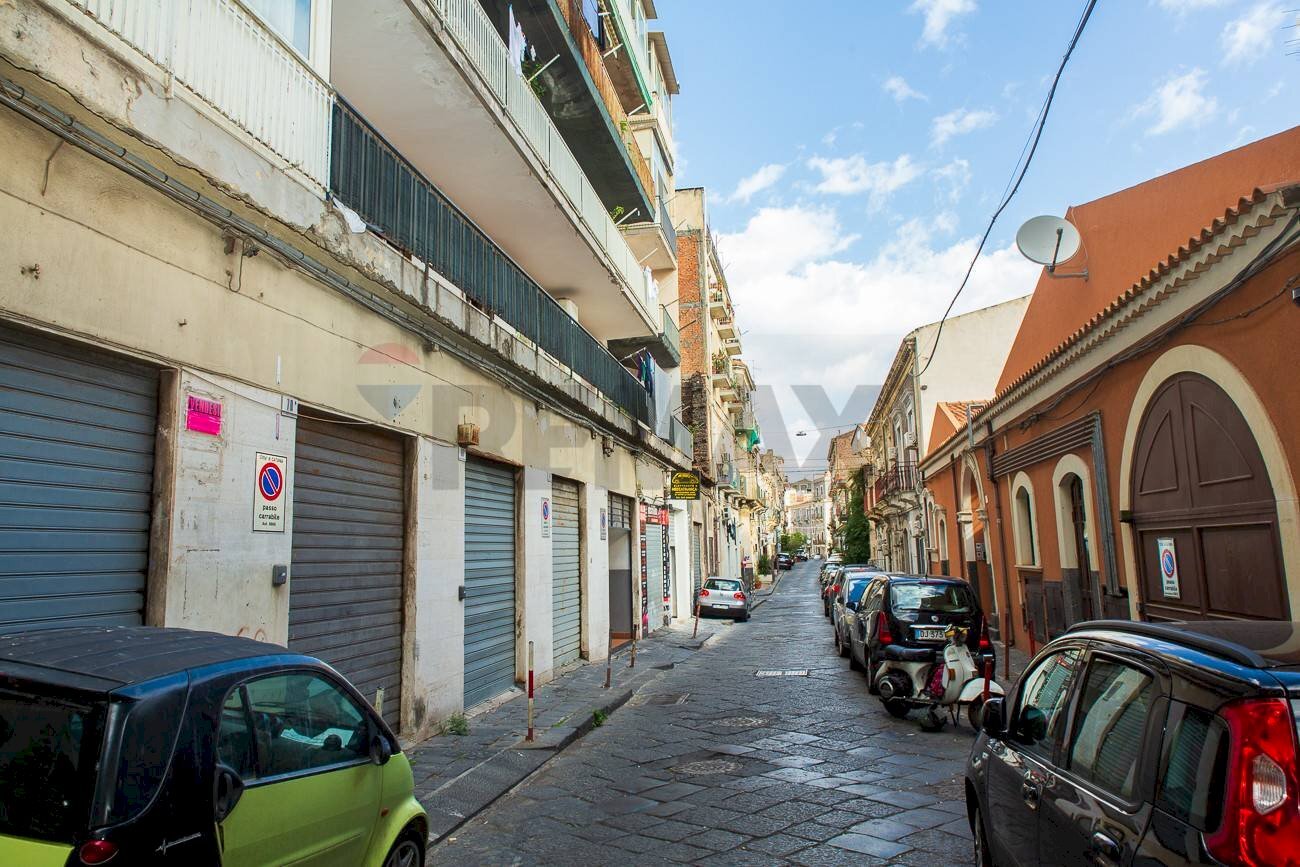 Edificio all\'aperto - Quadrilocale Via Abate Ferrara
64, Catania - foto 3