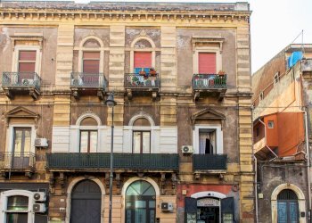 Edificio all\'aperto - Bilocale Via Plebiscito
 
67, Catania - foto 1
