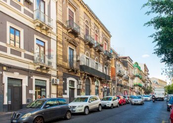 Edificio all\'aperto - Bilocale Via Plebiscito
 
67, Catania - foto 2