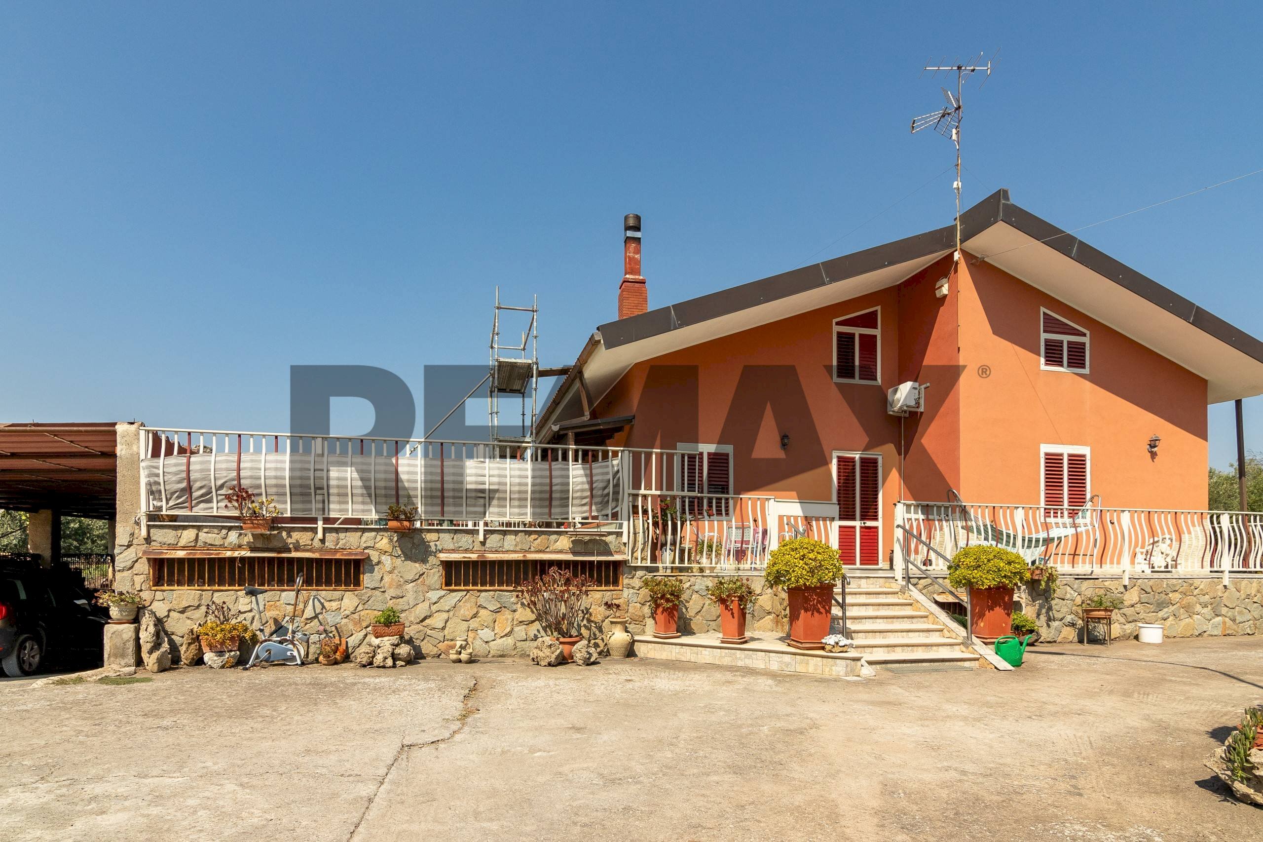 Casa all\'aperto - Casa indipendente Via Giacomo Leopardi
 
1, Melilli - foto 2