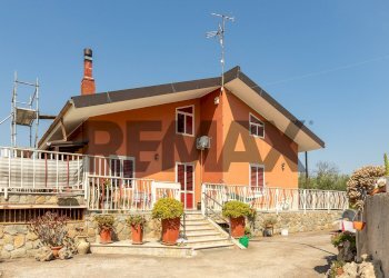 Casa all\'aperto - Casa indipendente Via Giacomo Leopardi
 
1, Melilli - foto 1