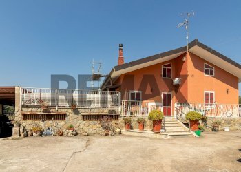 Casa all\'aperto - Casa indipendente Via Giacomo Leopardi
 
1, Melilli - foto 2