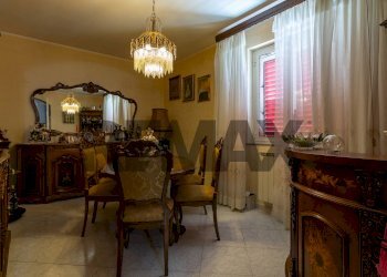 Sala da pranzo - Casa indipendente Via Giacomo Leopardi
 
1, Melilli - foto 11
