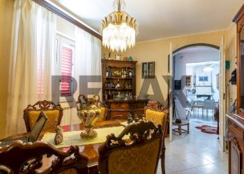 Sala da pranzo - Casa indipendente Via Giacomo Leopardi
 
1, Melilli - foto 12