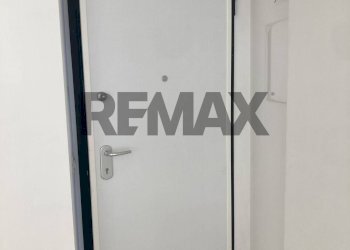 Hall / corridoio - Villa a Schiera via monte civetta
 
10, Nettuno - foto 6
