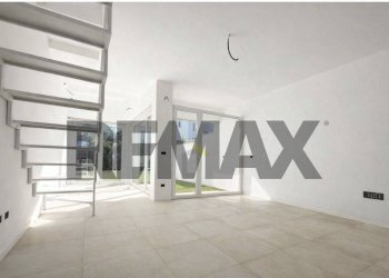 Stanza vuota - Villa a Schiera via monte civetta
 
10, Nettuno - foto 9