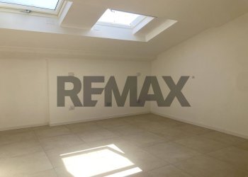 Stanza vuota - Villa a Schiera via monte civetta
 
10, Nettuno - foto 18