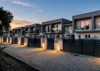 Casa all\'aperto - Villa a Schiera via monte civetta
 
10, Nettuno - foto 1