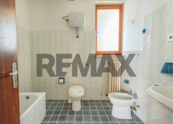 Bagno - Casa semi indipendente Frazione San Giovanni
 
36, Fabriano - foto 7