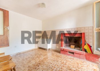 Soggiorno - Casa semi indipendente Frazione San Giovanni
 
36, Fabriano - foto 14