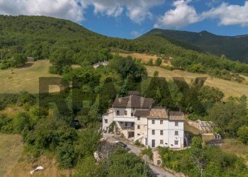 Vista delle montagne - Casa semi indipendente Frazione San Giovanni
 
36, Fabriano - foto 22