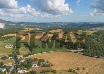 Vista delle montagne - Casa semi indipendente Frazione San Giovanni
 
36, Fabriano - foto 24
