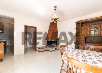 Sala da pranzo - Casa semi indipendente Frazione San Giovanni
 
36, Fabriano - foto 33