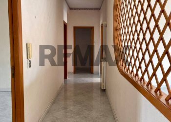 Hall / corridoio - Four-room apartment Via Carlo Alberto della chiesa
 
12, Randazzo - photo 24