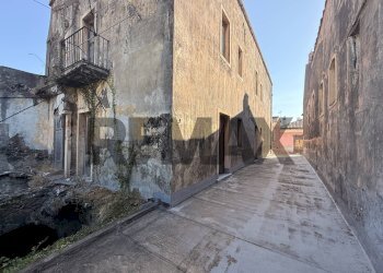 Edificio all\'aperto - Independent house via Cristoforo Colombo
 
87, Riposto - photo 16