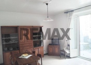 Sala da pranzo - Casa semi indipendente piazza dante
 
1, San Piero Patti - foto 2