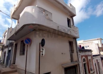 Edificio all\'aperto - Casa indipendente via Magenta
 
218, Canicattini Bagni - foto 1