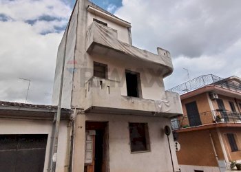 Edificio all\'aperto - Casa indipendente via Magenta
 
218, Canicattini Bagni - foto 8