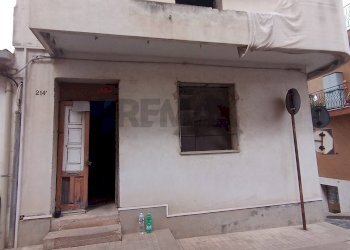Edificio all\'aperto - Casa indipendente via Magenta
 
218, Canicattini Bagni - foto 11