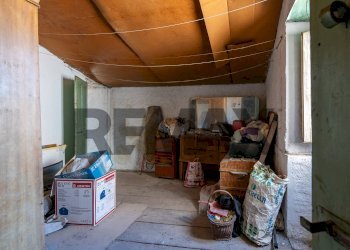 Dispensa di stoccaggio - Casa indipendente Via Monastero
 
24, Ferla - foto 33