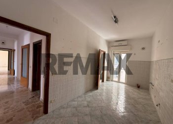 Hall / corridoio - Apartment Via Sebastiano Olivieri
37, Siracusa - photo 8