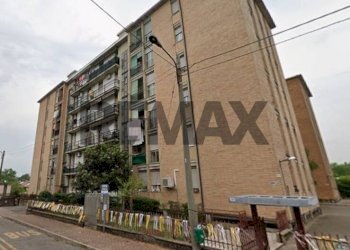 Edificio all\'aperto - Attic via Sant'Anna
 
24, Solaro - photo 1