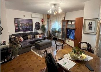 Sala da pranzo - Three-room apartment via Vigorelli
 
105, Casteggio - photo 10