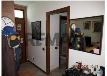 Hall / corridoio - Quadrilocale via Vicolo Breve
 
12, Parona - foto 4