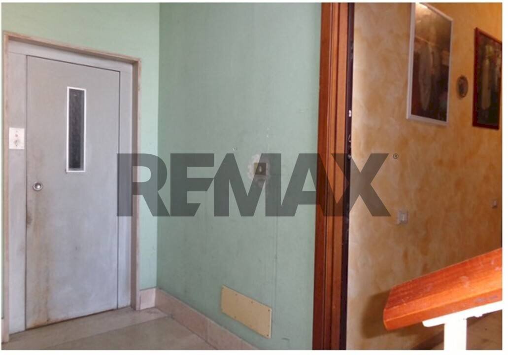 Hall / corridoio - Four-room apartment corso Italia
95, Bianzè - photo 2