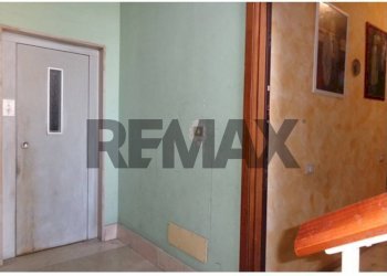 Hall / corridoio - Four-room apartment corso Italia
 
95, Bianzè - photo 2