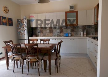 Cucina - Appartamento Viale Aldo Moro
 
199, Favara - foto 11