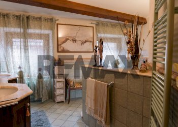 Bagno - Semi-detached house Salita San Paolo
 
14, Campobasso - photo 17