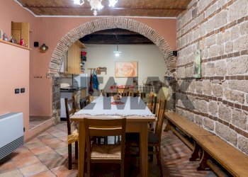 Sala da pranzo - Semi-detached house Salita San Paolo
 
14, Campobasso - photo 30