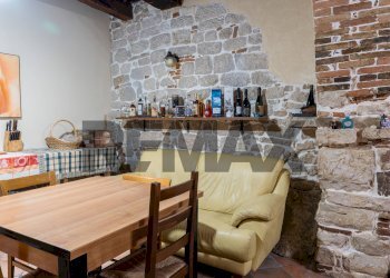 Sala da pranzo - Semi-detached house Salita San Paolo
 
14, Campobasso - photo 33