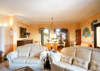 Foto 2 - Appartamento via Santi Elena e Costantino
 
28, Aci Catena - foto 2
