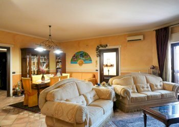 Foto 4 - Appartamento via Santi Elena e Costantino
 
28, Aci Catena - foto 4