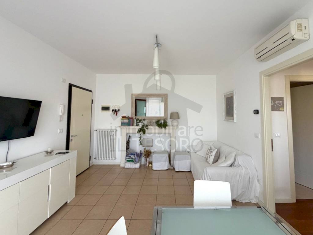 Soggiorno - Trilocale via Benigno Zaccagnini, 8, Rimini - foto 3