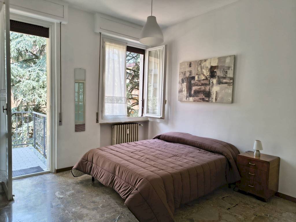 Camera da letto - Three-room apartment via Eugenio Curiel, 5, Parma (neighborhood Cittadella) - photo 2