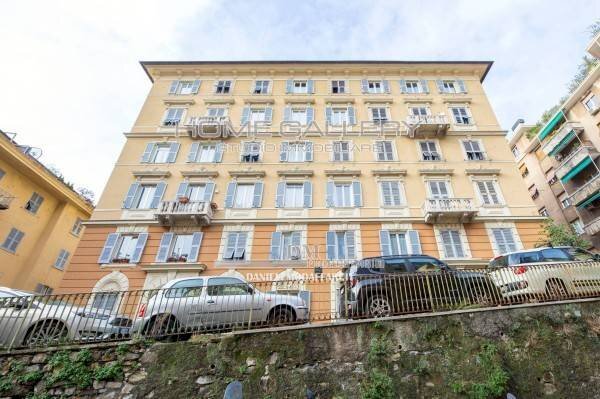 Facciata - Three-room apartment via Aldo Acquarone, 18, Genova (neighborhood Castelletto) - photo 2