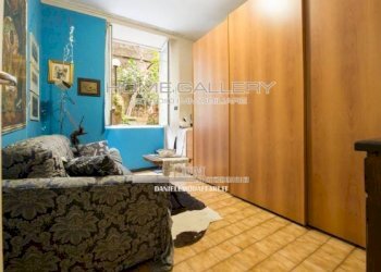 Soggiorno - Three-room apartment via Aldo Acquarone, 18, Genova (neighborhood Castelletto) - photo 4