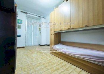 Camera da letto - Three-room apartment via Aldo Acquarone, 18, Genova (neighborhood Castelletto) - photo 9