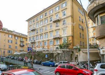 Facciata - Three-room apartment via Aldo Acquarone, 18, Genova (neighborhood Castelletto) - photo 22