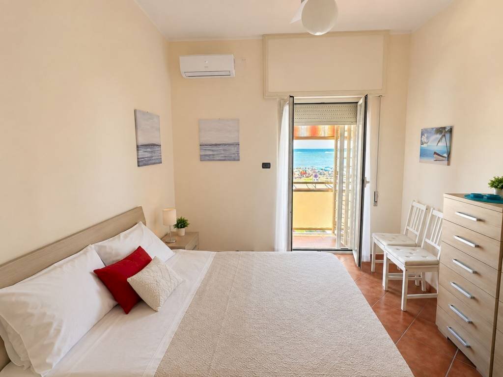 Camera da letto - Two-room apartment via Fortuna, 3, Anzio - photo 1