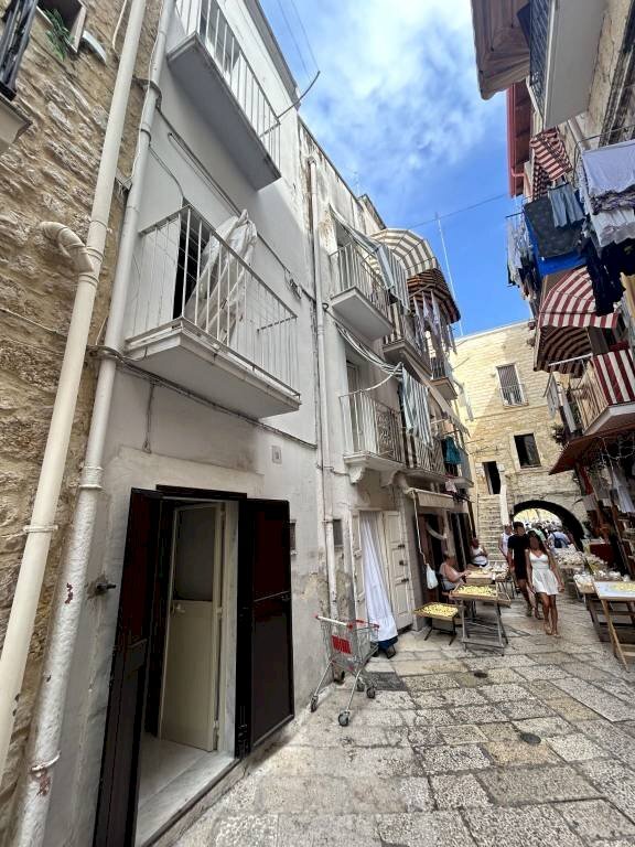 Facciata - Stabile - Palazzo strada Arco Basso, 18, Bari - foto 1