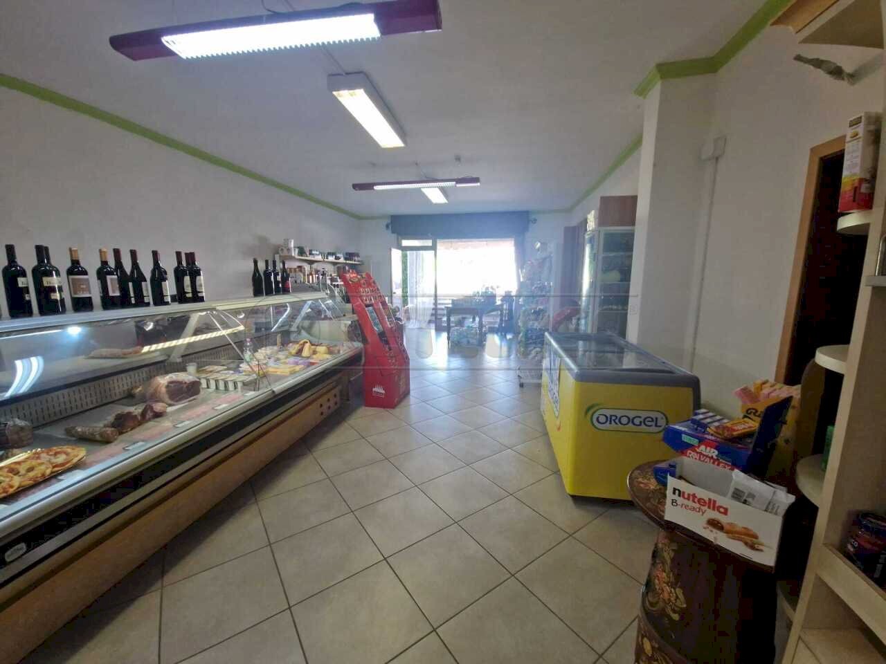 WhatsApp Image 2026-08-06 at 11.17.03 (2) - Alimentari - Gastronomia Viale Europa 17B, Acquanegra Cremonese - foto 1