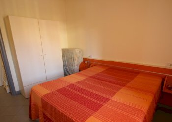 appartamento_turistico_marinelladisarzana_camera ( - Two-room apartment Sarzana - photo 4